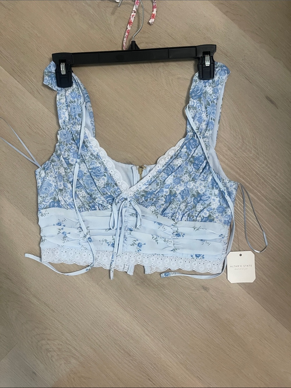 Altar'd State Blue Floral top - Picture 2 of 4